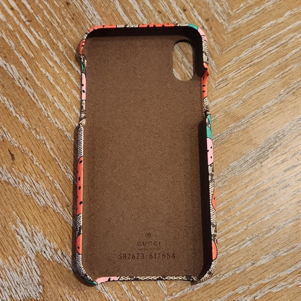 New Gucci IPhone X/XS Strawberry GG Case
